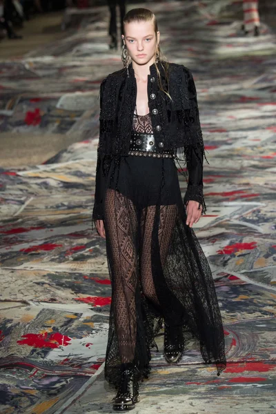 Look 38